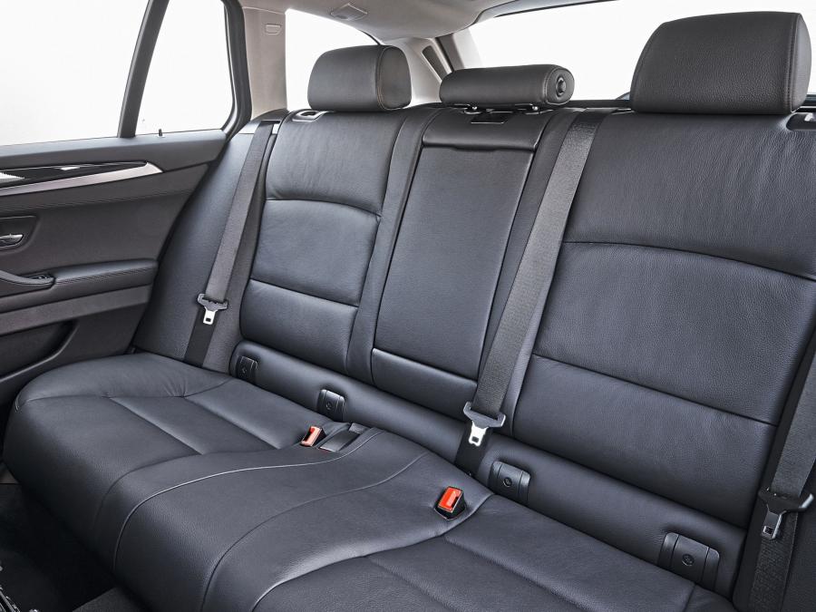  BMW 520d Touring 2013 года  (фото 9 из 17)